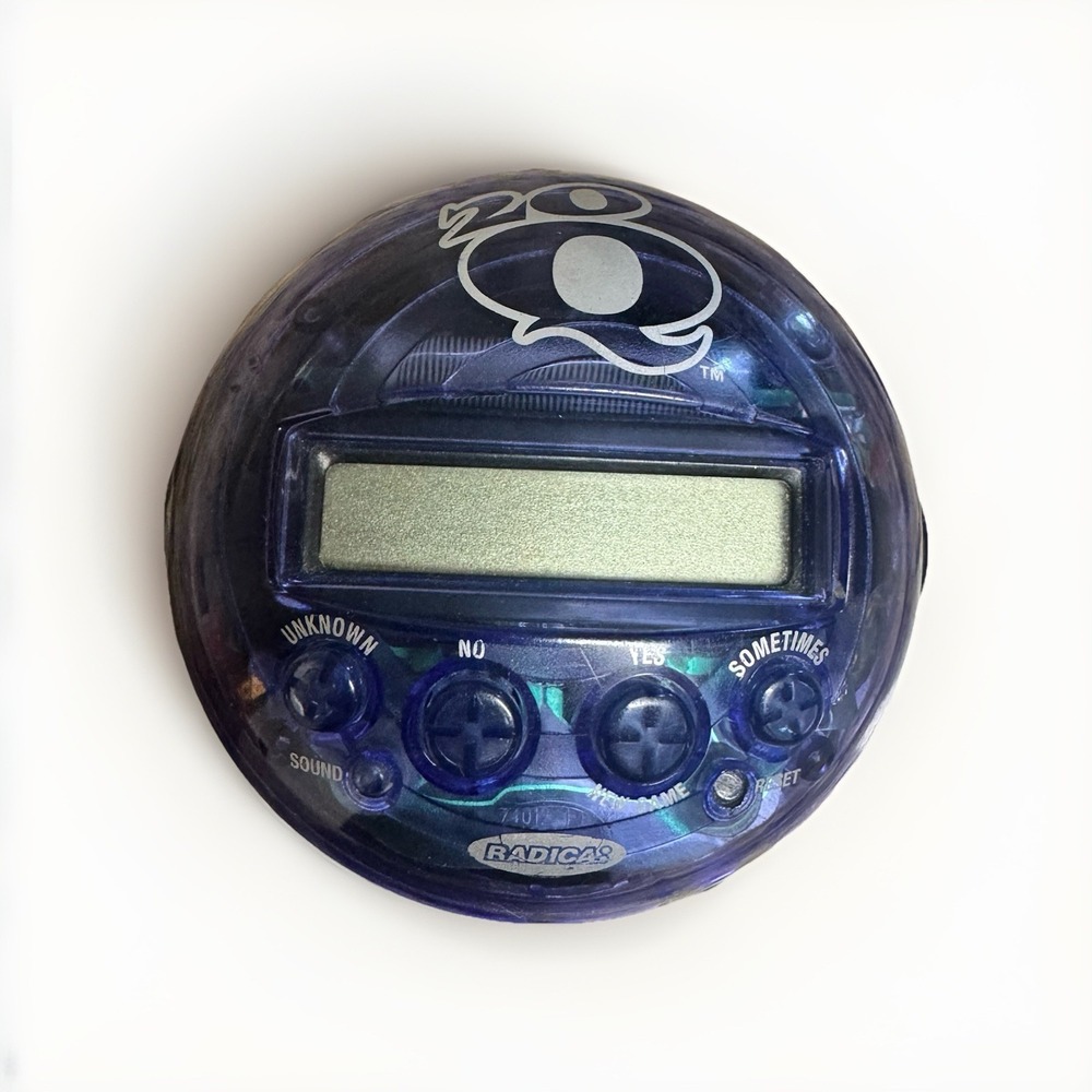 2005 Radica 20 Questions Electronic Handheld Battery Blue Toy Tested and Works